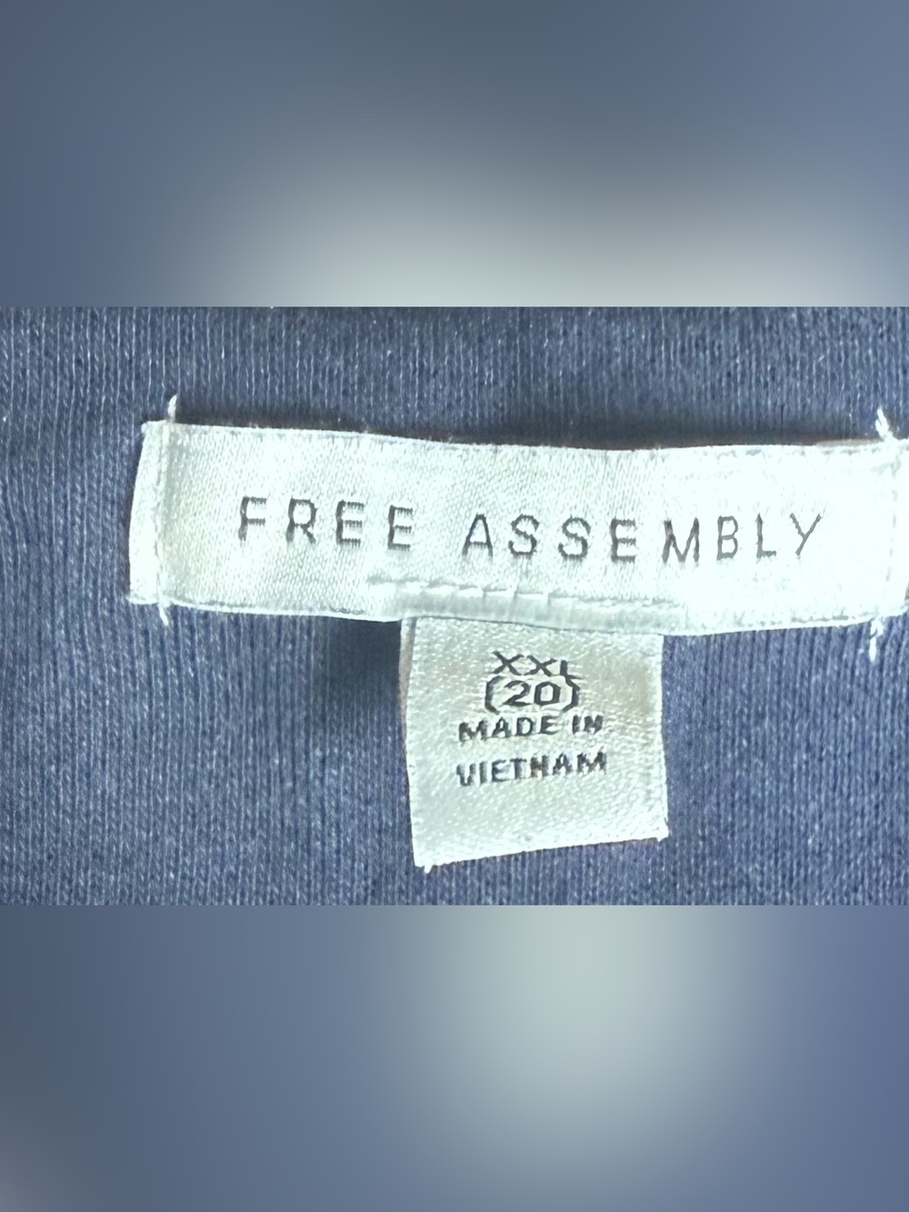 Free Assembly Cropped Hooded Pullover with Drawstring - Size XXL (20) - Picture 4 of 4